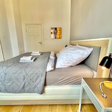 Geraeumiges City-Apartment Mit 2 Badezimmer Und Parkplaetzen D46-Og Oldenburg Esterno foto