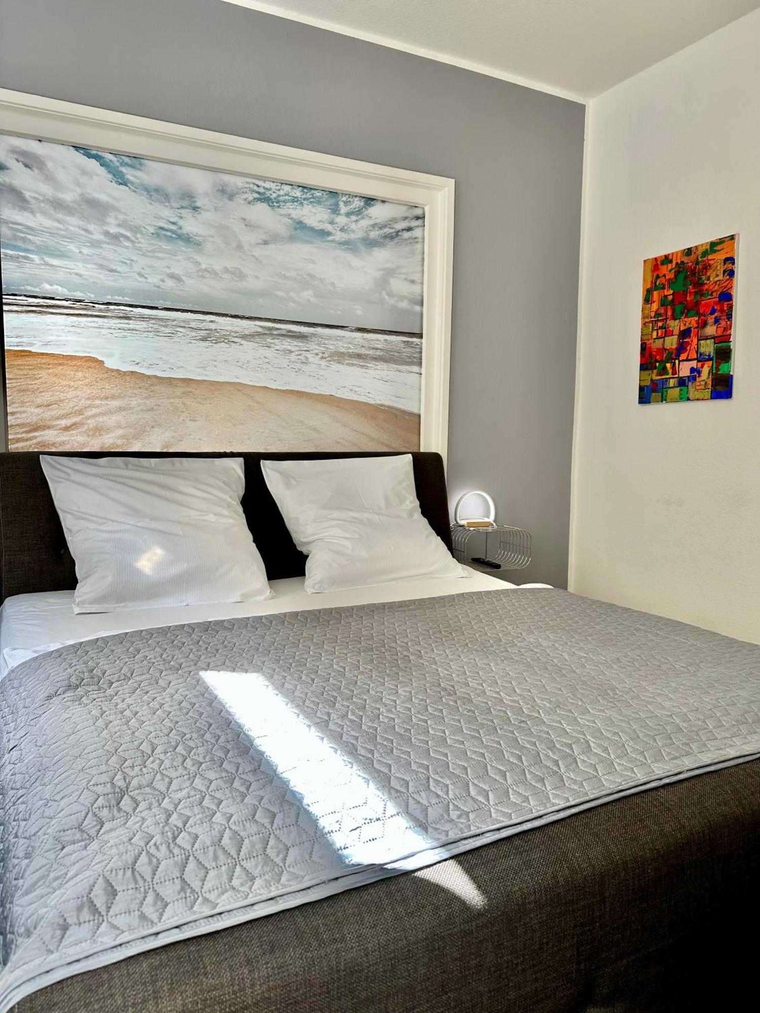 Geraeumiges City-Apartment Mit 2 Badezimmer Und Parkplaetzen D46-Og Oldenburg Esterno foto