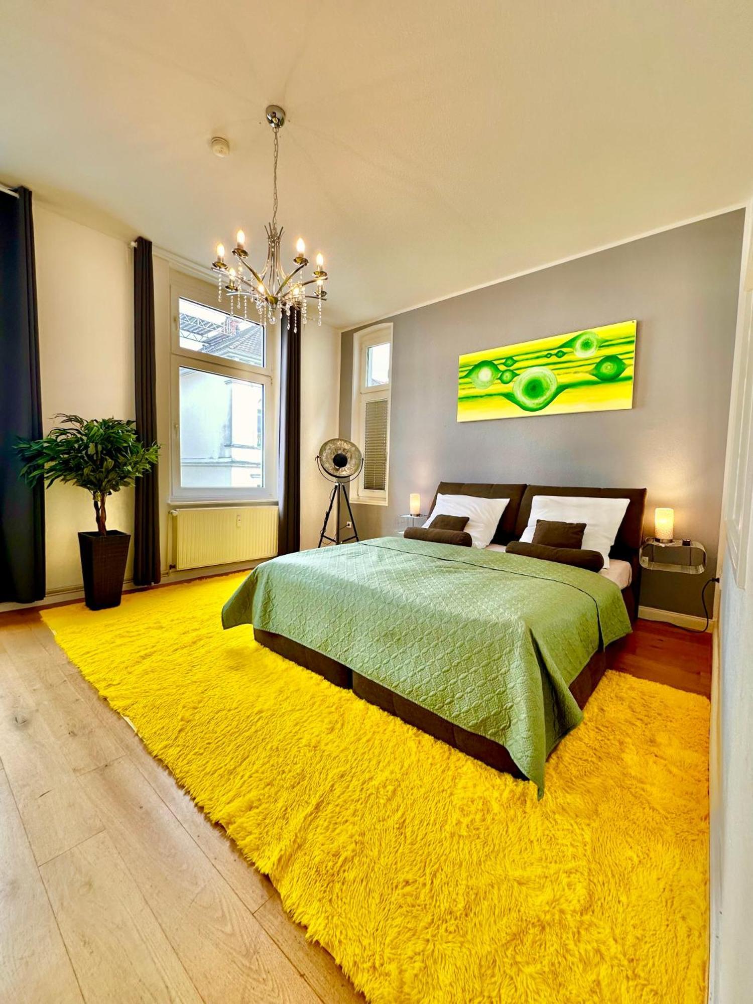 Geraeumiges City-Apartment Mit 2 Badezimmer Und Parkplaetzen D46-Og Oldenburg Esterno foto